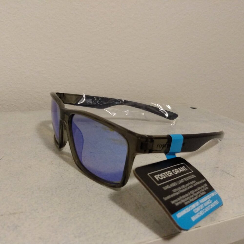 Foster Grant Polarized Sunglasses - Picture 2 of 4